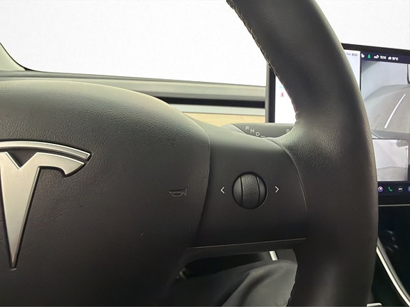 Tesla Model 3 16 of 30
