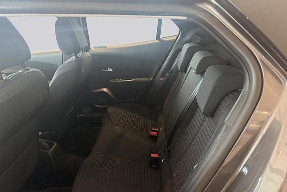 Peugeot 2008 9 of 17