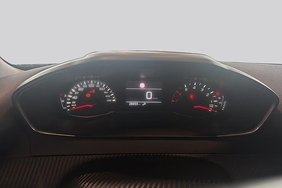 Peugeot 2008 10 of 17