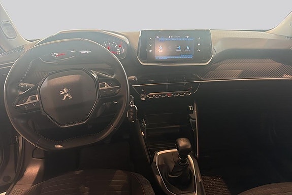 Peugeot 2008 7 of 17