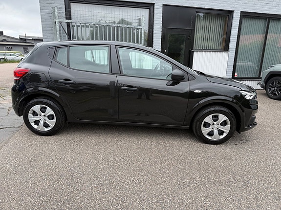 Dacia Sandero 10 of 20