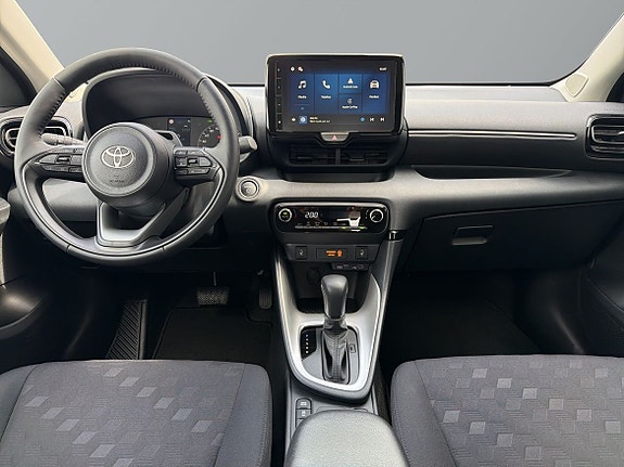 Toyota Yaris 10 of 25