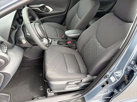 Toyota Yaris 16 of 25