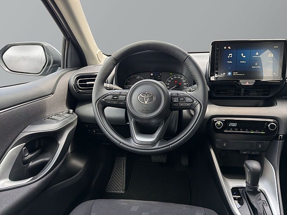 Toyota Yaris 11 of 25