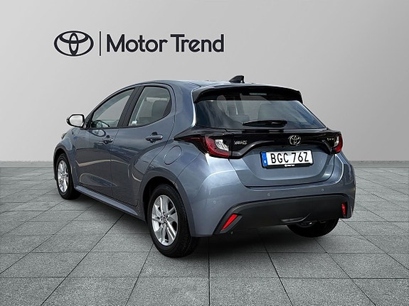 Toyota Yaris 3 of 25