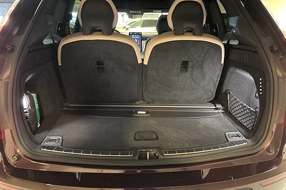 Volvo EX90 13 of 16