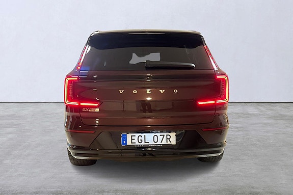 Volvo EX90 5 of 16
