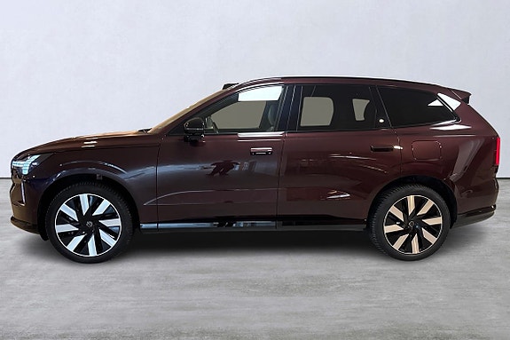Volvo EX90 2 of 16