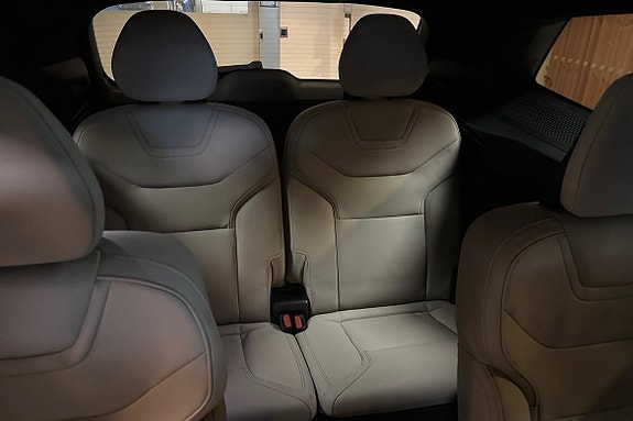 Volvo EX90 15 of 16