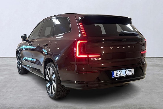 Volvo EX90 4 of 16