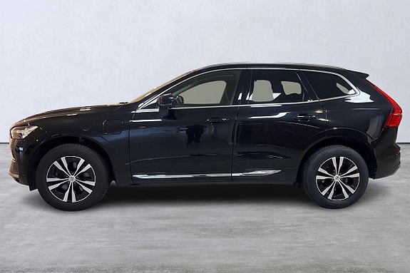 Volvo XC60 2 of 15