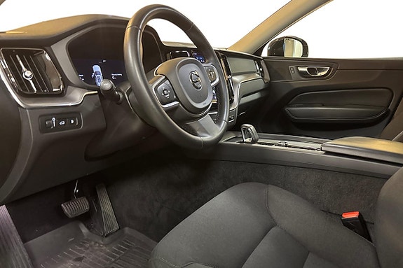 Volvo XC60 8 of 15
