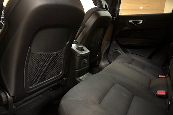 Volvo XC60 12 of 15