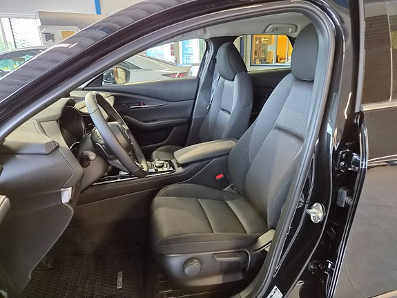 Mazda CX-30 8 of 15