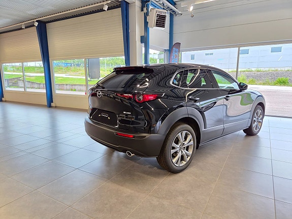 Mazda CX-30 4 of 15