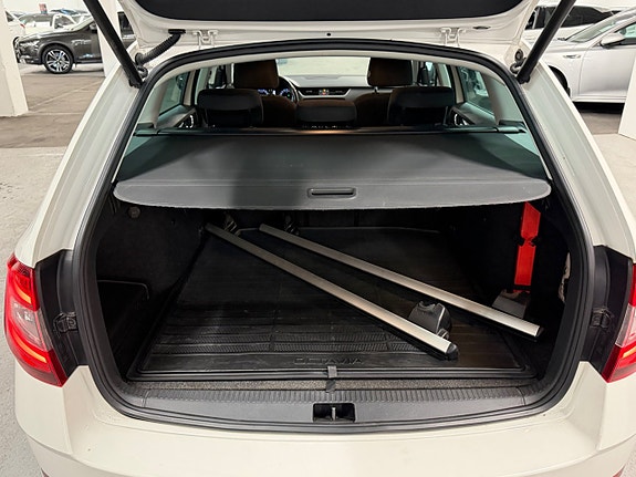 Skoda Octavia 10 of 16
