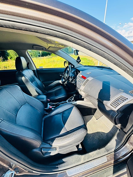 Mitsubishi Outlander 3 of 13