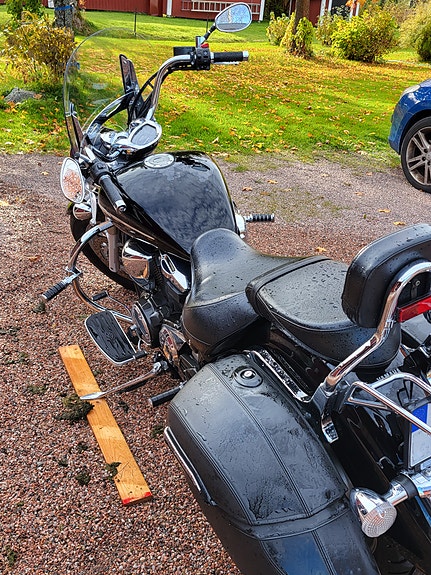Yamaha XVS1300A Midnight Star 3 of 7