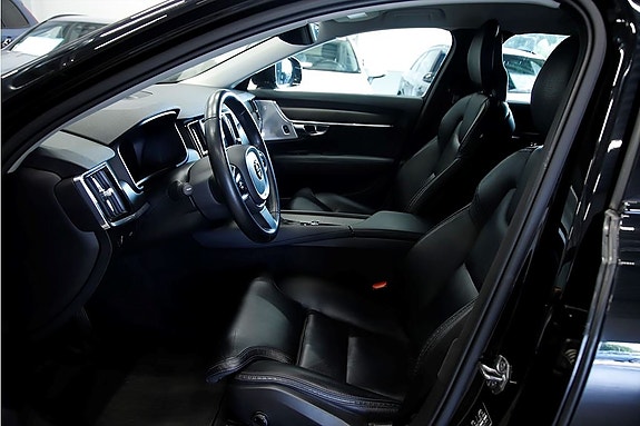 Volvo V90 Cross Country 7 of 13