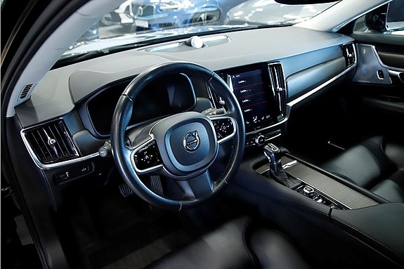Volvo V90 Cross Country 6 of 13