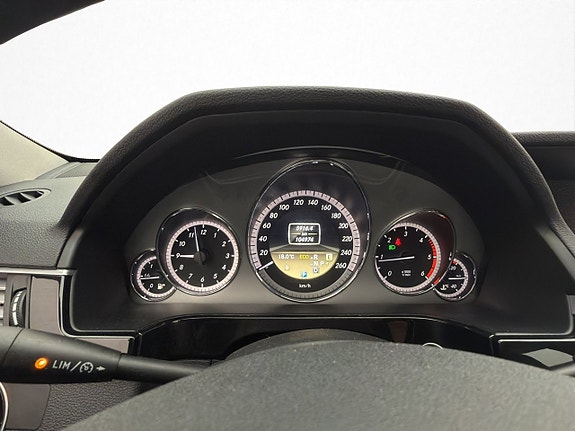 Mercedes-Benz E220 15 of 29
