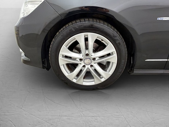 Mercedes-Benz E220 28 of 29