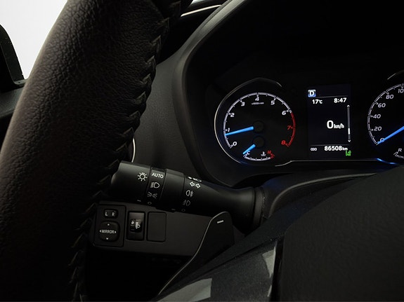 Toyota Yaris 12 of 30