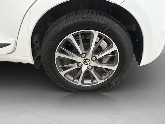 Toyota Yaris 27 of 30