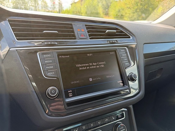 Volkswagen Tiguan 10 of 24