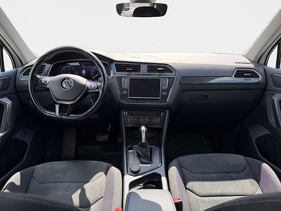 Volkswagen Tiguan 4 of 24