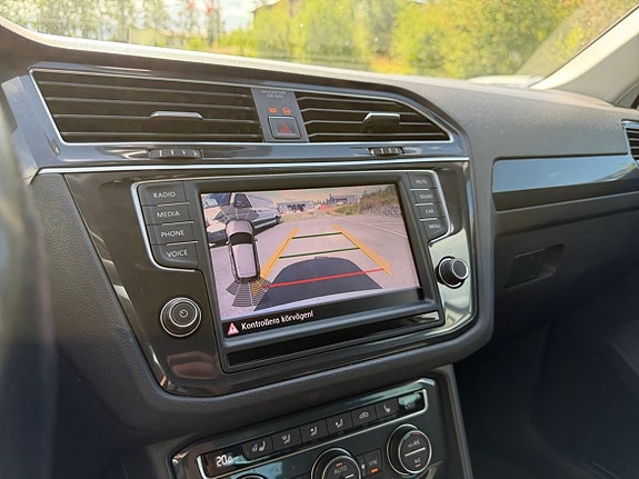 Volkswagen Tiguan 8 of 24