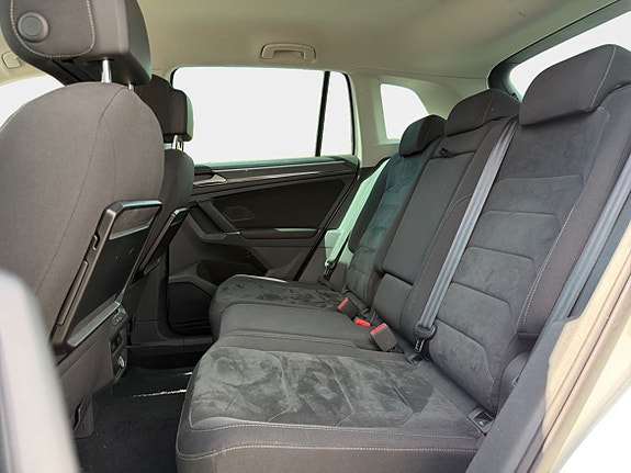 Volkswagen Tiguan 16 of 24