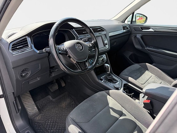Volkswagen Tiguan 5 of 24
