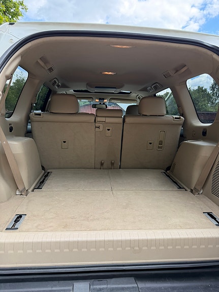 Toyota Land Cruiser 8 of 10