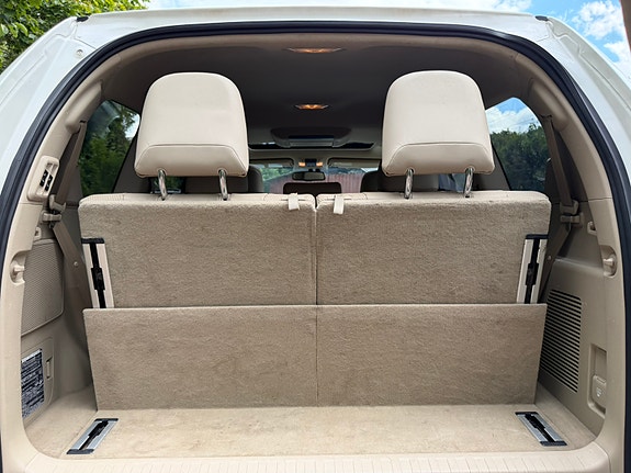 Toyota Land Cruiser 9 of 10