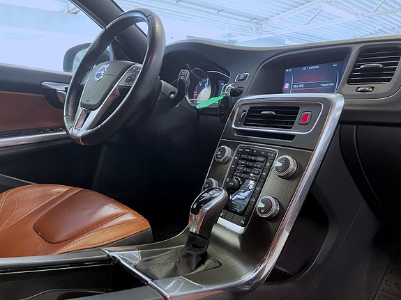 Volvo V60 13 of 16