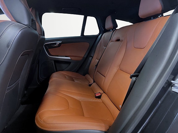 Volvo V60 14 of 16