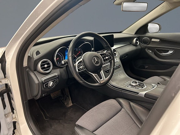 Mercedes-Benz C200 4 of 11
