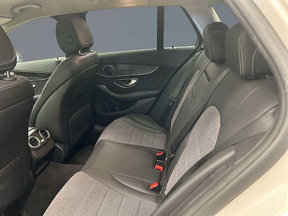 Mercedes-Benz C200 7 of 11