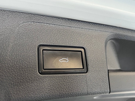 Volkswagen Passat Alltrack 14 of 27