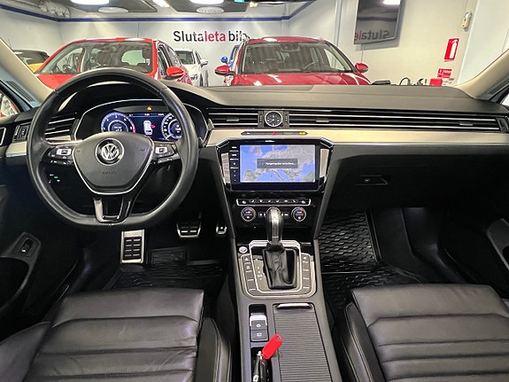 Volkswagen Passat Alltrack 18 of 27