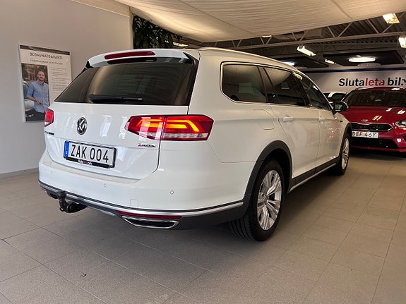 Volkswagen Passat Alltrack 9 of 27