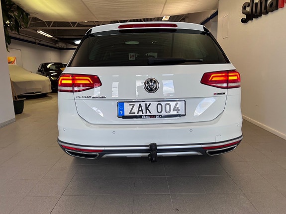 Volkswagen Passat Alltrack 8 of 27