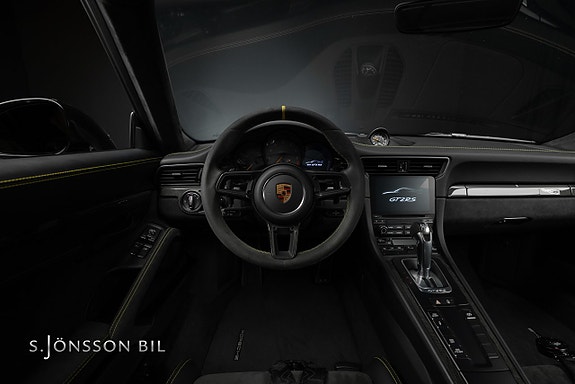 Porsche 911 GT2 RS 17 of 27