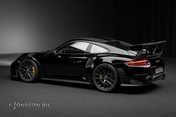 Porsche 911 GT2 RS 2 of 27