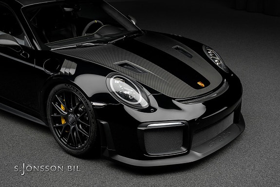 Porsche 911 GT2 RS 6 of 27
