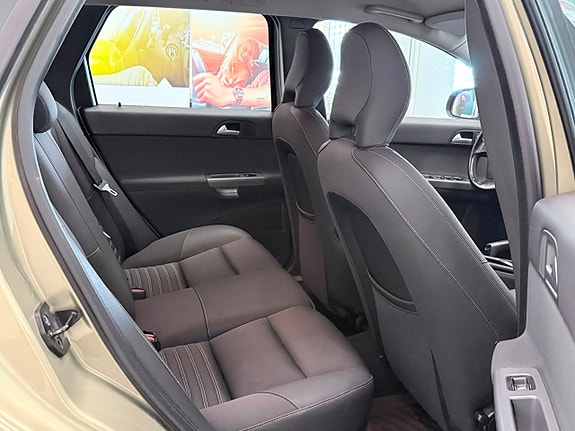 Volvo V50 9 of 13