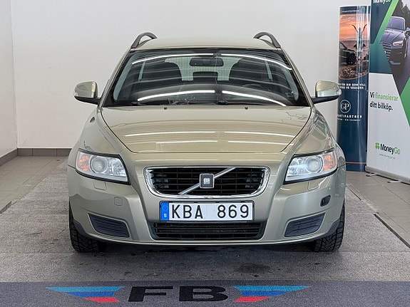 Volvo V50 3 of 13