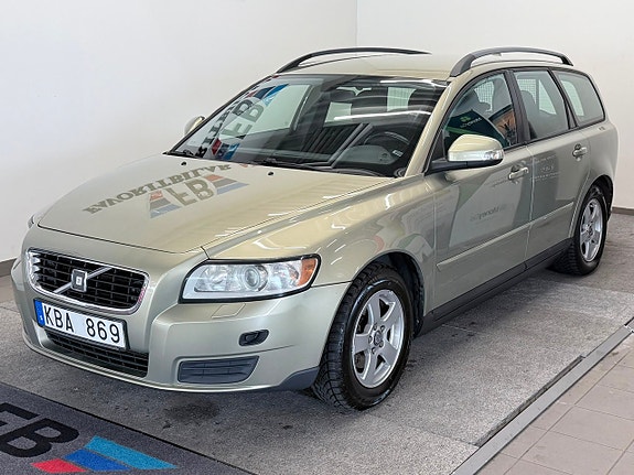 Volvo V50 2 of 13