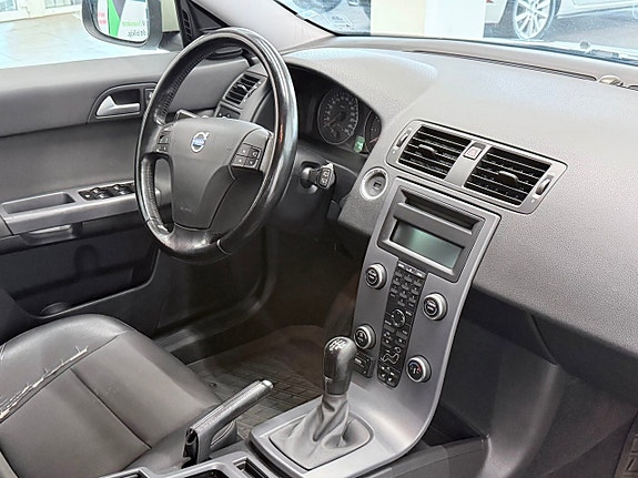 Volvo V50 7 of 13
